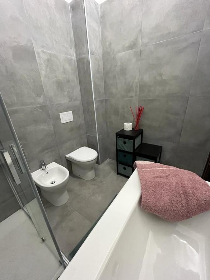 Appartamento Timeless Con Piscina E Tennis Valbrona Eksteriør bilde