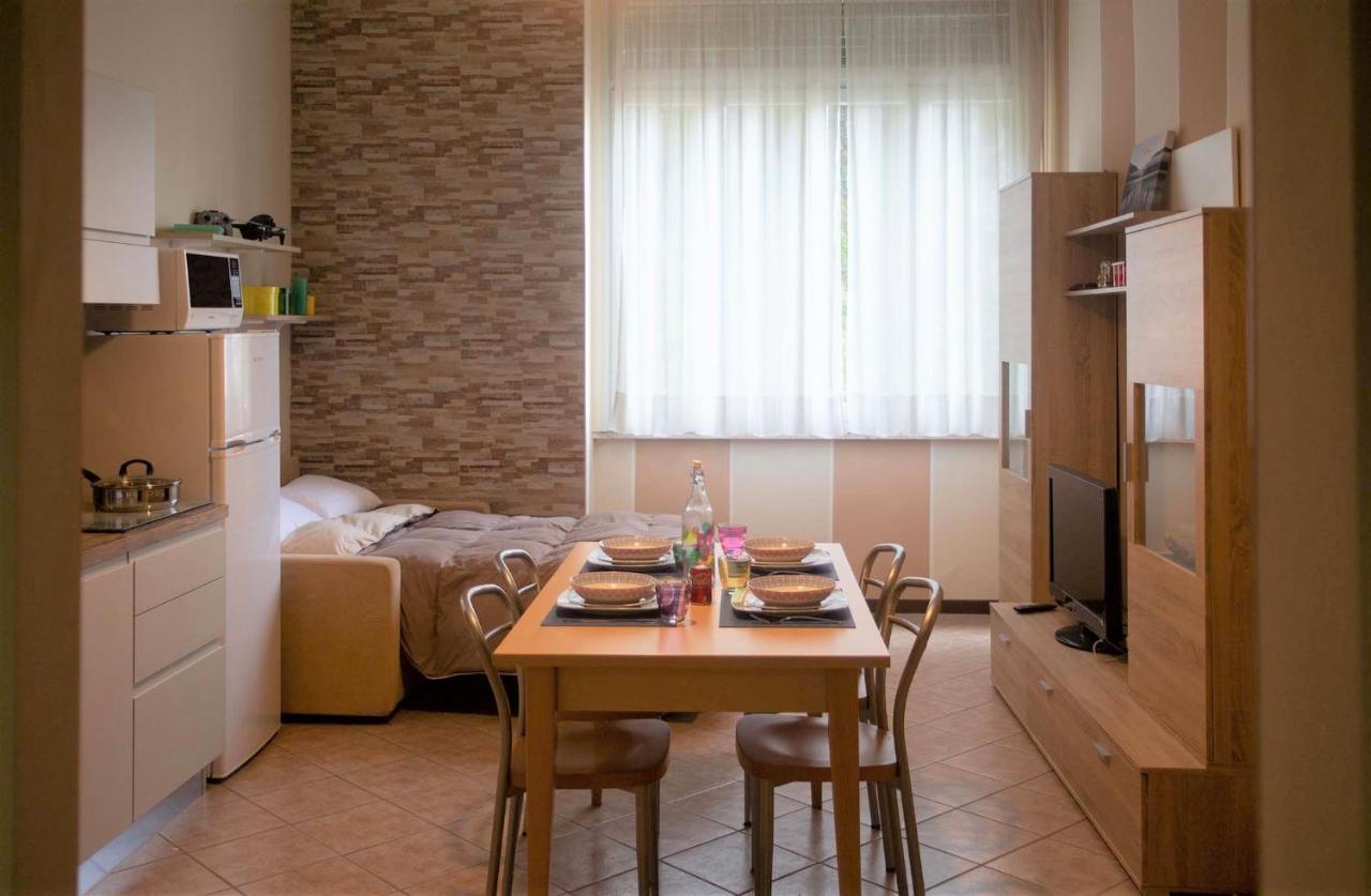 Appartamento Timeless Con Piscina E Tennis Valbrona Eksteriør bilde